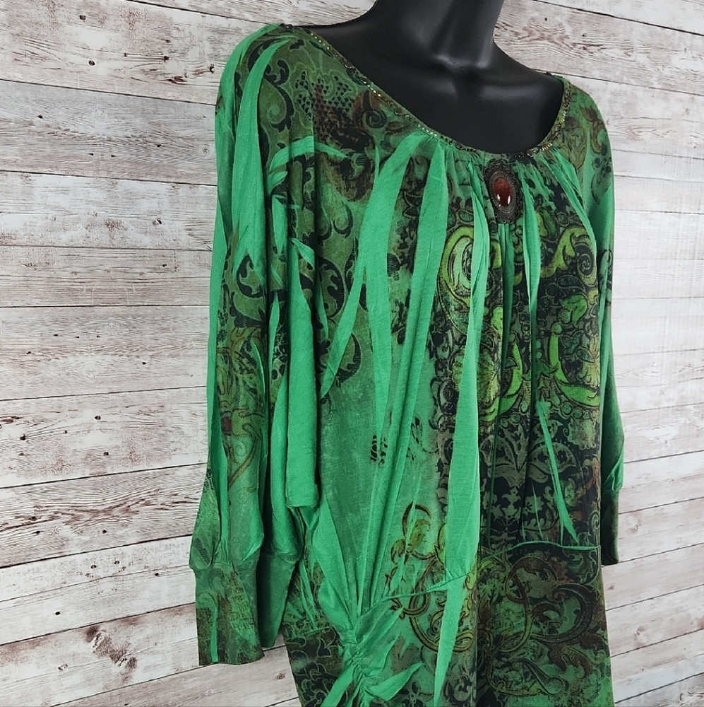Elegant Green Women's Top - Picture 8 of 9